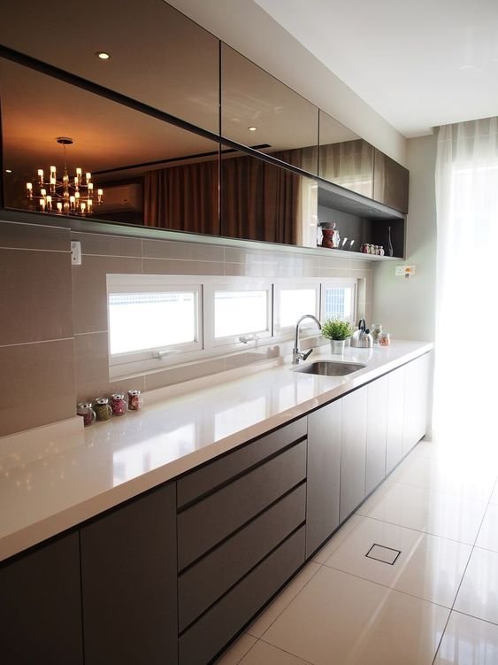 Lecquered Glass High-end Modular Kitchen Design